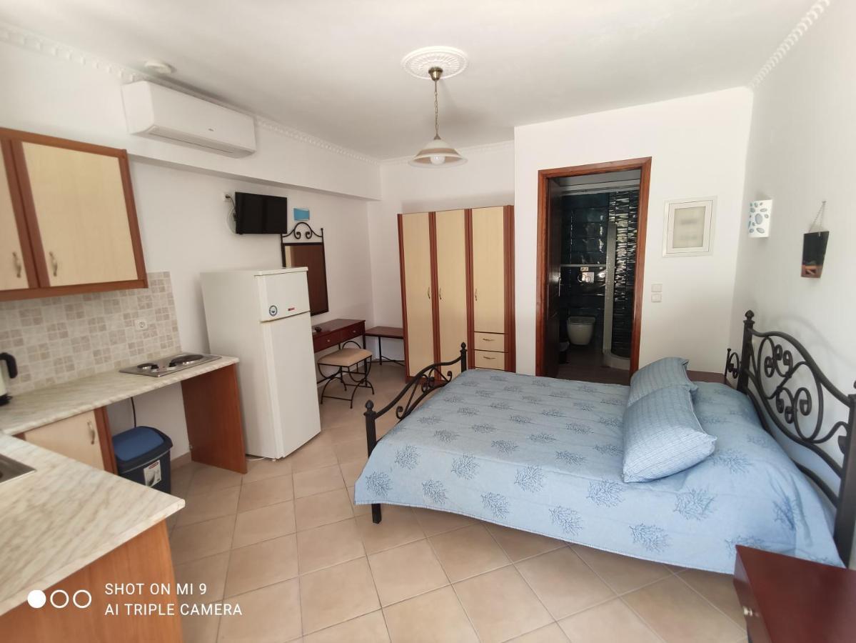 Leonidas Apartments Kamári Eksteriør billede