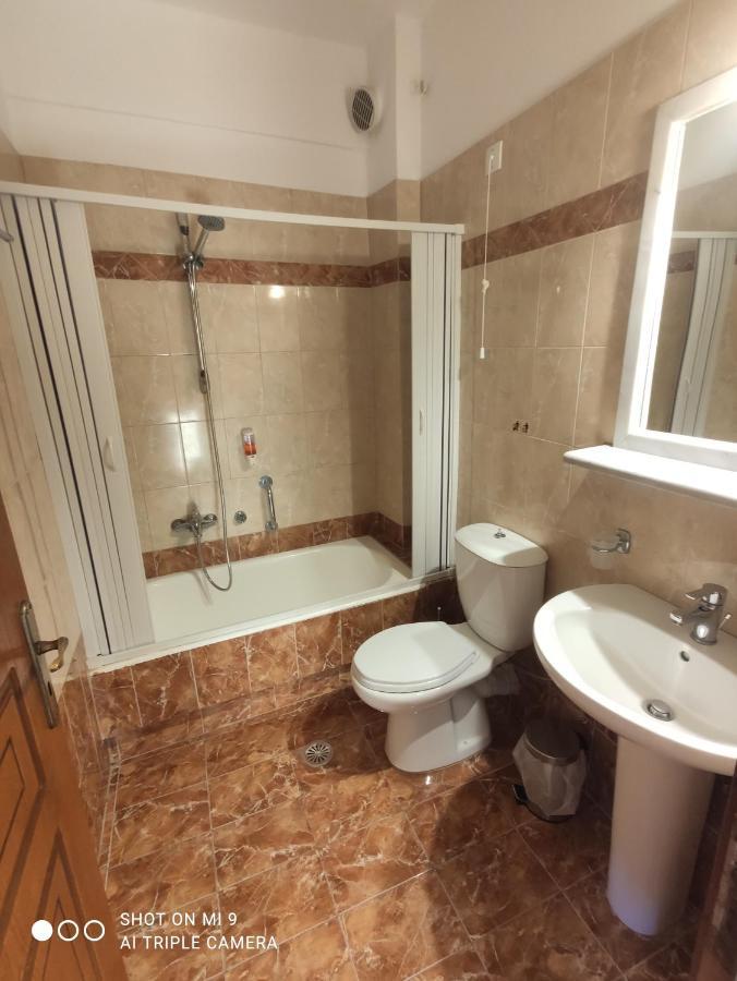 Leonidas Apartments Kamári Eksteriør billede
