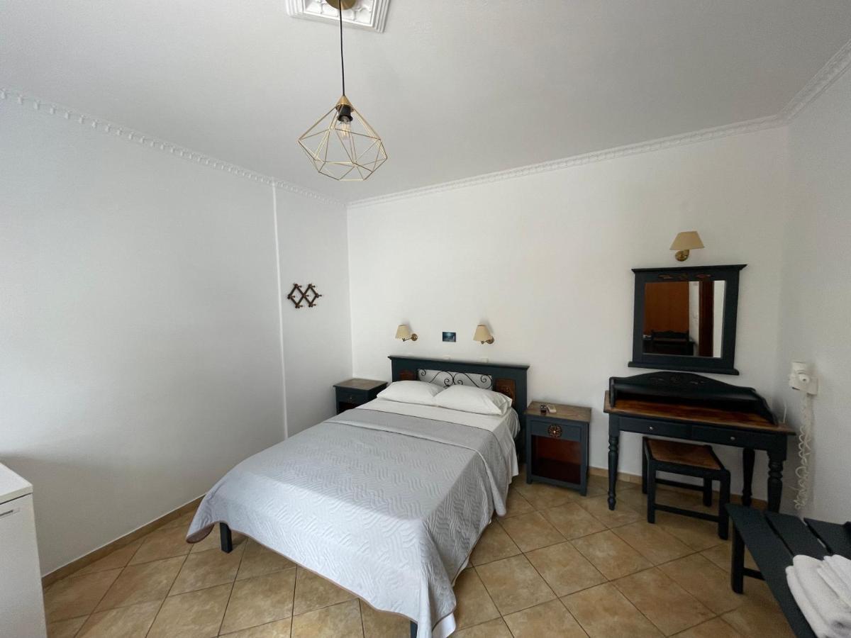 Leonidas Apartments Kamári Eksteriør billede