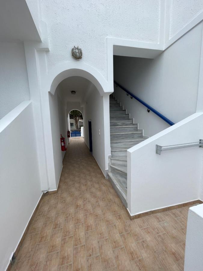 Leonidas Apartments Kamári Eksteriør billede